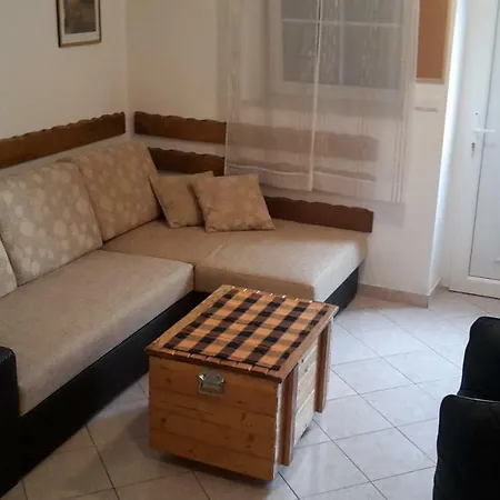 Cukarin Vacation House *